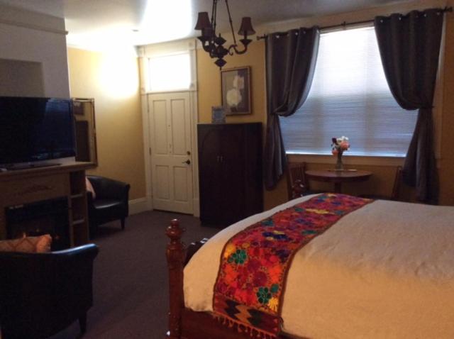 The Continental Inn Tomales Экстерьер фото