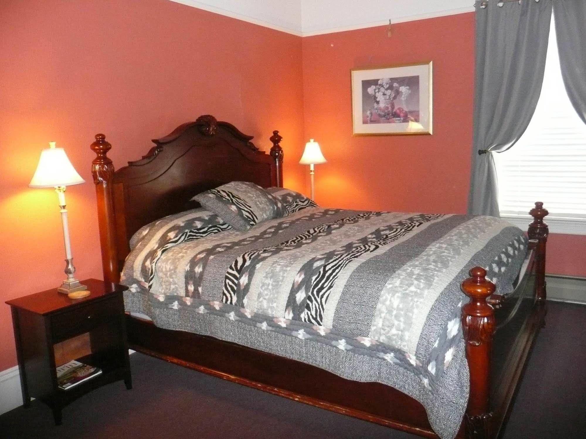 The Continental Inn Tomales Экстерьер фото